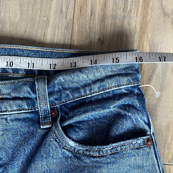 Old Navy High Rise Slouchy Jeans - Picture 8 of 8